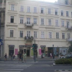 Károly Apartments