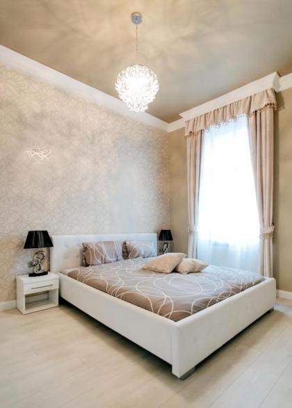 Parliment Luxury Apartment - image 12