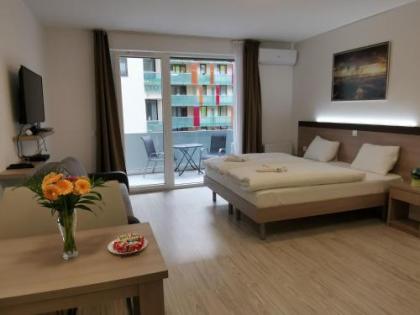Corvin holiday Apartments hotel - image 10