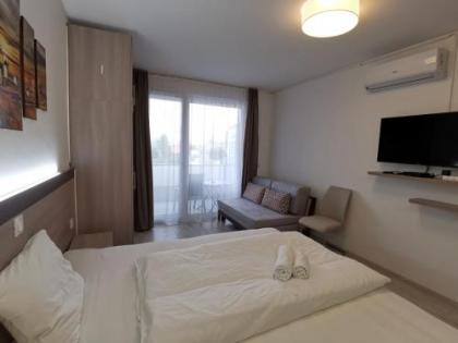 Corvin holiday Apartments hotel - image 18
