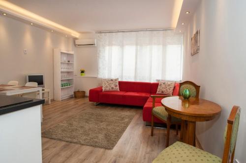 Ilona 2 bedrooms apartment in the center - main image