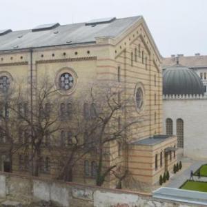 Synagogue View Guest House
