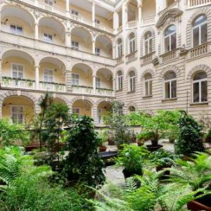 Budapest Holidays Harmony
