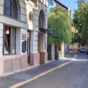 Hotel Mika Downtown