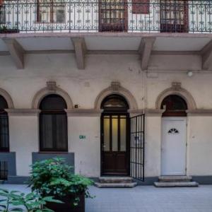 Very stylish and fresh studio home in the center