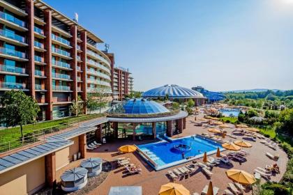 Aquaworld Resort Budapest - image 1