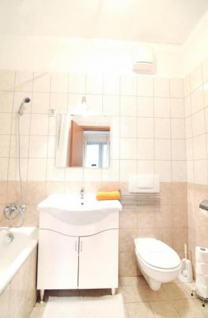 Leda Apartments - image 13