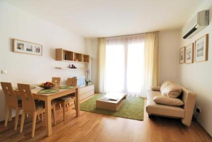 Leda Apartments - image 2