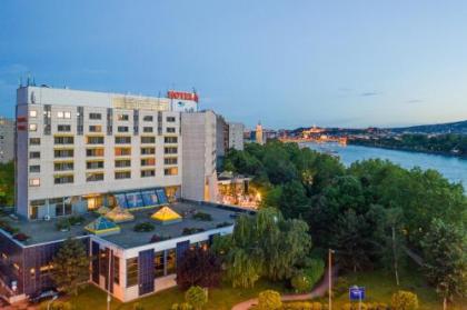 Danubius Hotel Helia - image 9
