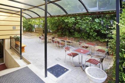 Gold Hotel Budapest - image 11