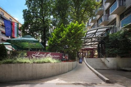 Benczur Hotel - image 4