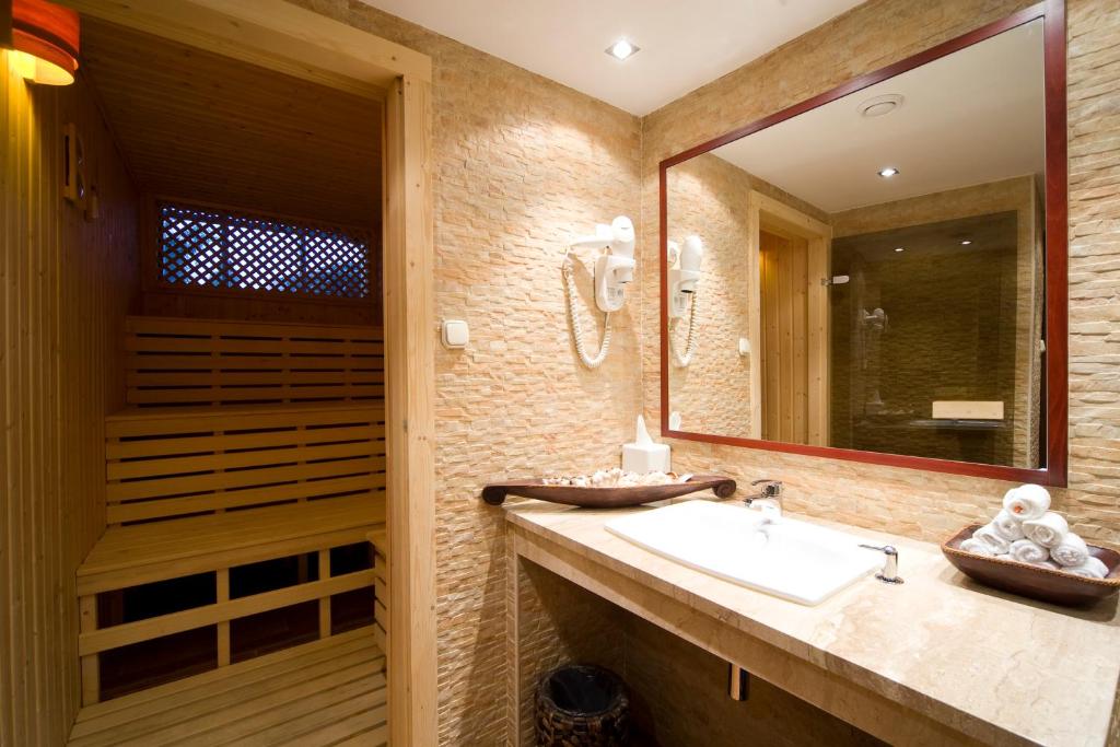 Boutique Hotel Victoria Budapest - image 3