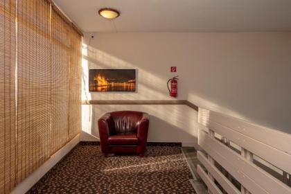 Hotel Charles - image 20