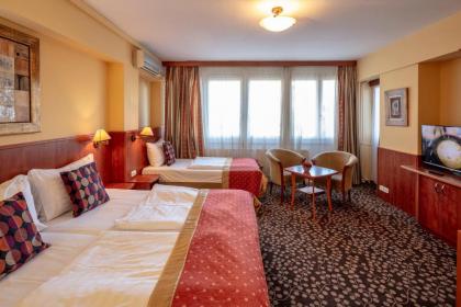 Hotel Charles - image 9