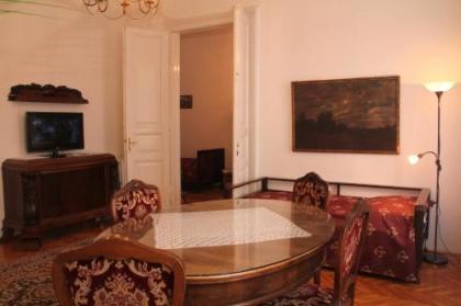 Inn Side Hotel Kalvin House - image 14