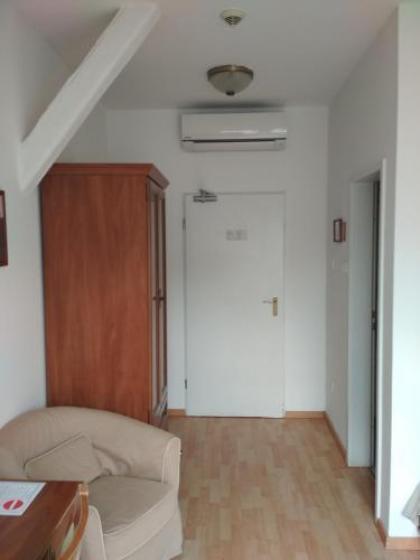 Inn Side Hotel Kalvin House - image 4
