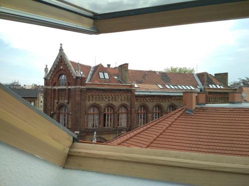 Inn Side Hotel Kalvin House - image 7
