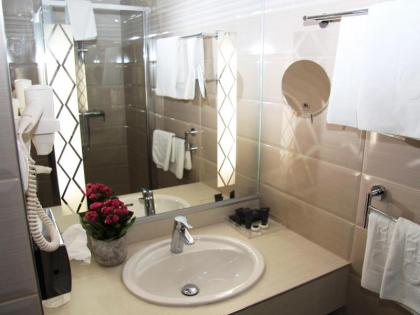 Carlton Hotel Budapest - image 16
