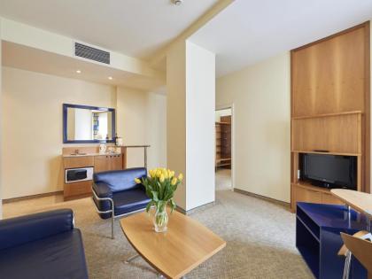 Starlight Suiten Hotel - image 5