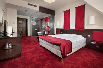 Rubin Wellness&Conference Hotel - image 1