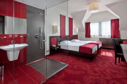 Rubin Wellness&Conference Hotel - image 2