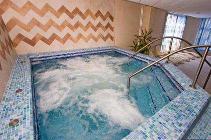 Rubin Wellness&Conference Hotel - image 5