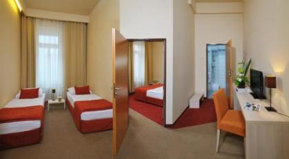 Star City Hotel - image 18