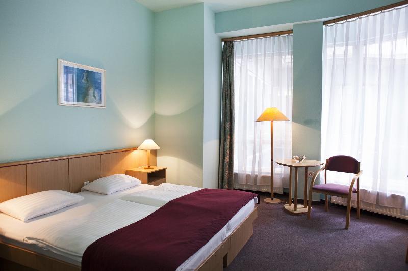 City Hotel Pilvax - image 3