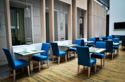 Atrium Fashion Hotel - image 4