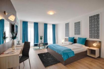 Triple M Hotel - image 1
