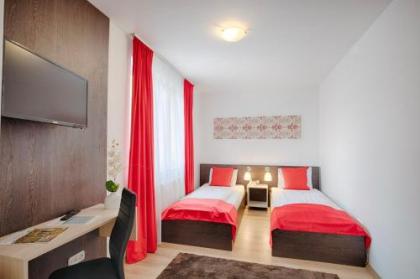 Triple M Hotel - image 14