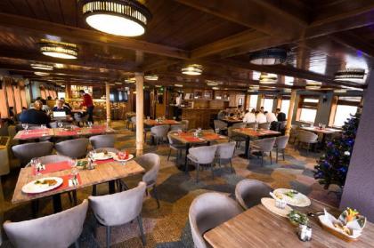 Fortuna Boat Hotel - image 10