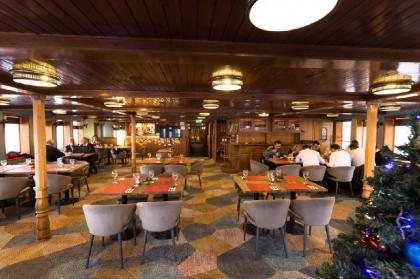 Fortuna Boat Hotel - image 17