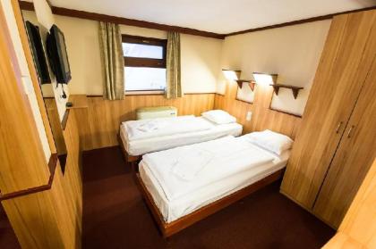Fortuna Boat Hotel - image 2