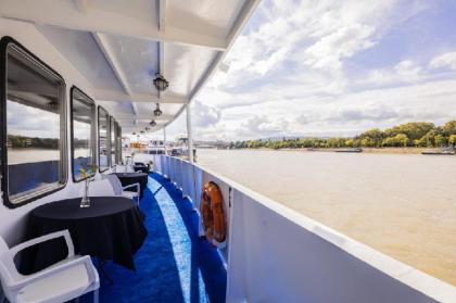 Fortuna Boat Hotel - image 9