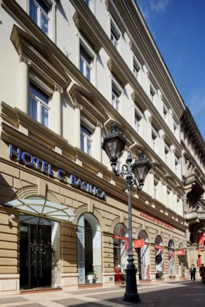 Hotel Central Basilica - image 1