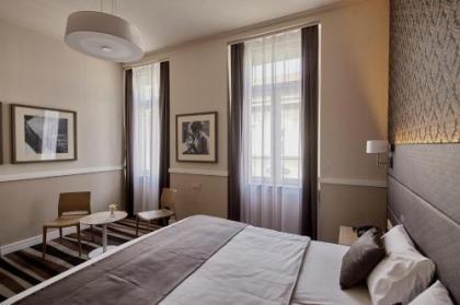 Hotel Central Basilica - image 20