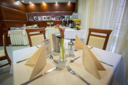 City-Hotel Budapest - image 2