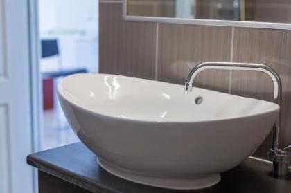 Classic Hotel - image 12