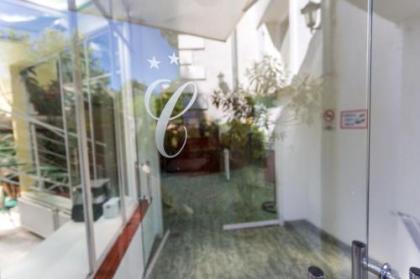Classic Hotel - image 2