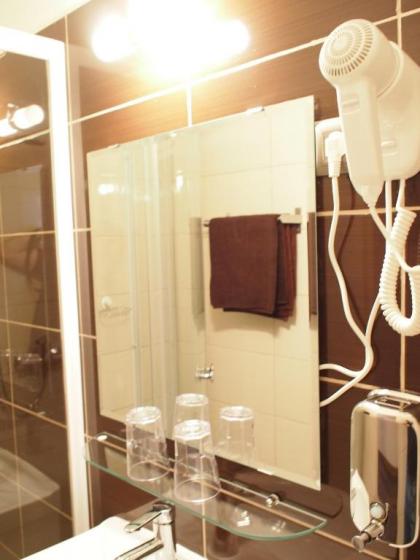 Budapest Suites - image 12