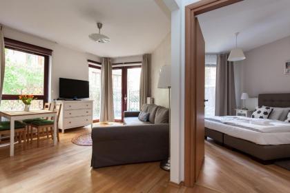 Town Hall Apartments - image 14