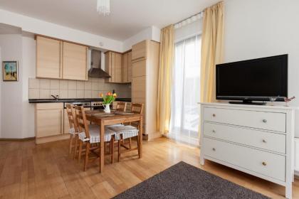 Town Hall Apartments - image 20