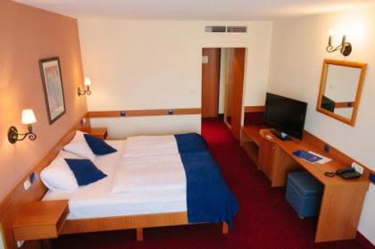 Hotel Mediterran - image 13