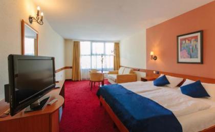 Hotel Mediterran - image 5