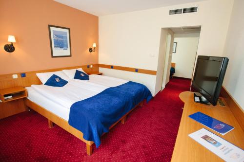 Hotel Mediterran - image 7