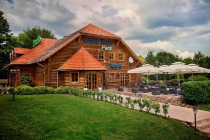 Grand Slam Park Inn - image 16