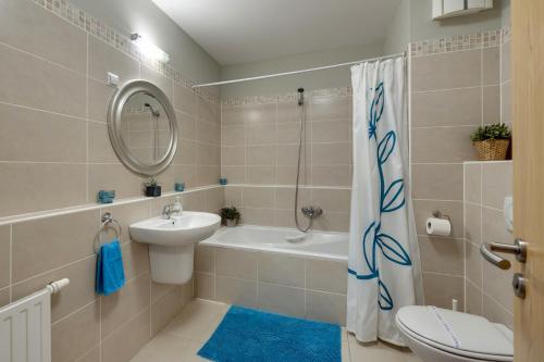 Central Passage Budapest Apartments - image 6