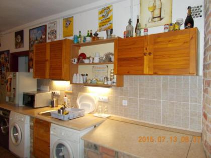 Hungaria Guesthouse - image 19