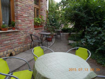Hungaria Guesthouse - image 20